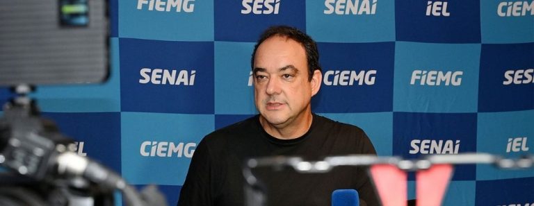 Flávio Roscoe retoma presidência da FIEMG