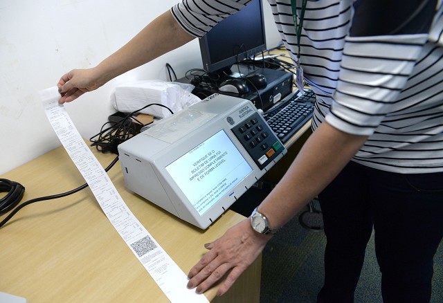 ALMG acompanha auditoria de urnas eletrônicas nas Eleições 2026