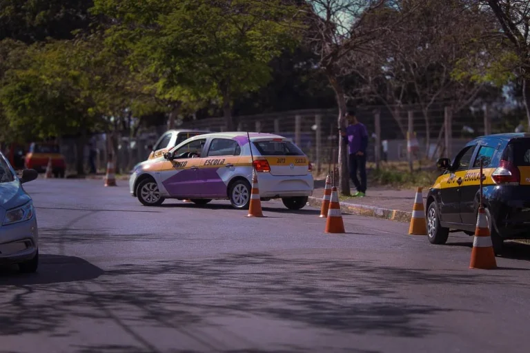 Detran-MG orienta motoristas sobre prorrogação da validade da CNH