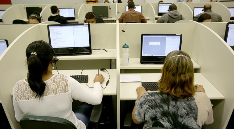 Serviços em Minas crescem 2,5% em agosto e superam média nacional