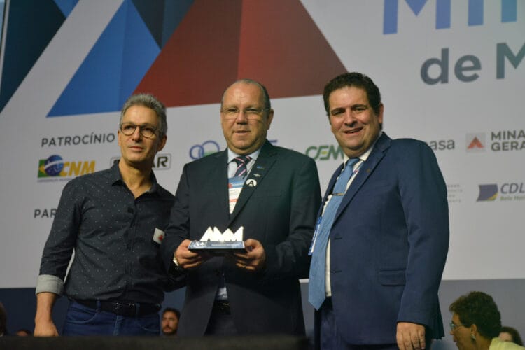 Presidente da CDL-BH recebe Comenda da AMM