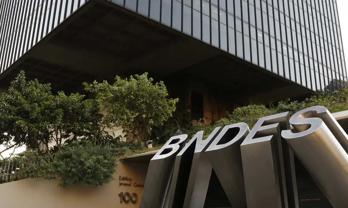 BNDES divulga concurso com salários de até R$ 20,9 mil
