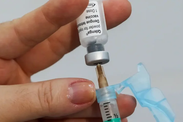 BH amplia vacinação contra dengue