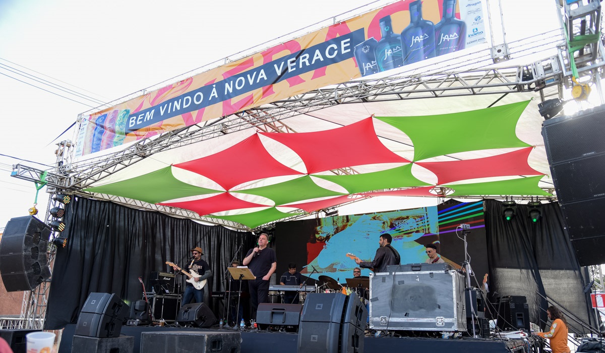 Cerveja e Música ao Vivo!