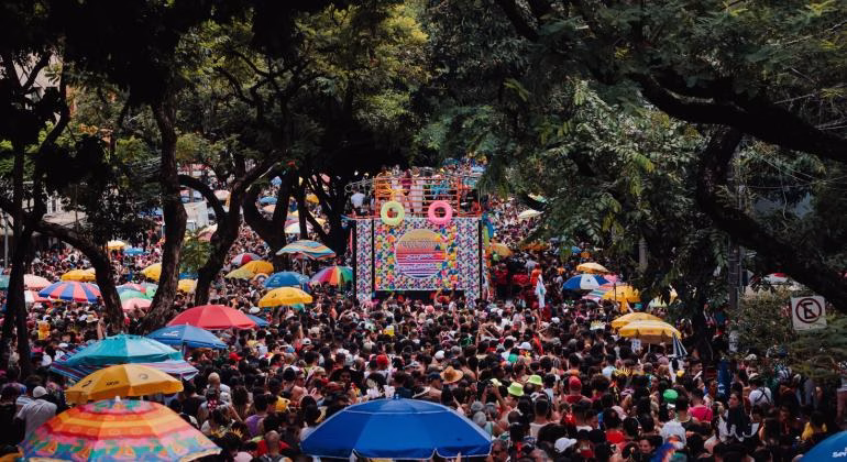 Exclusividade na venda de bebidas no Carnaval é questionada em BH