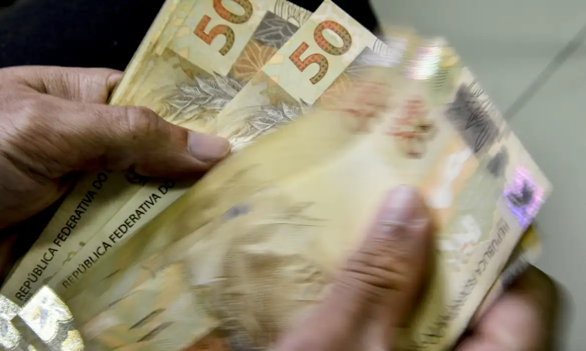 INSS antecipa 13º salário para 34,2 milhões de aposentados