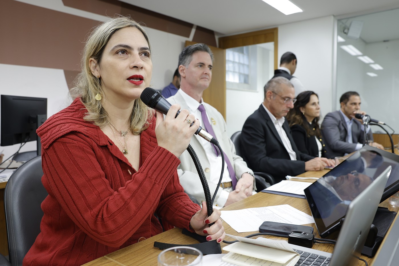 CT Vacinas da UFMG é destaque por inovação em audiência pública