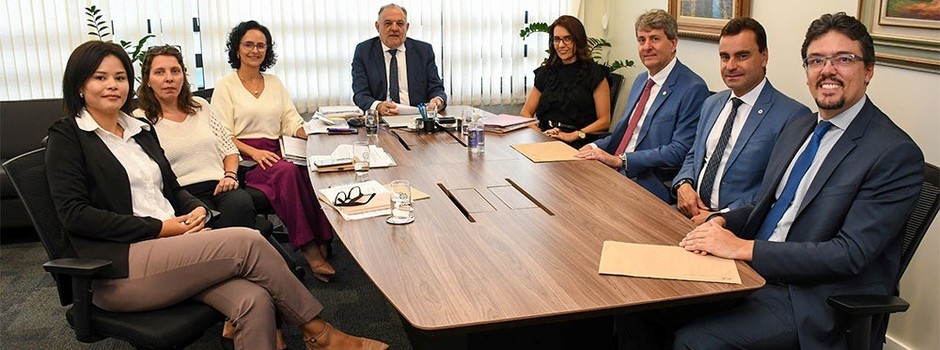 Governo de Minas e TJMG firmam acordo inédito para desjudicializar ações sobre fornecimento de medicamentos