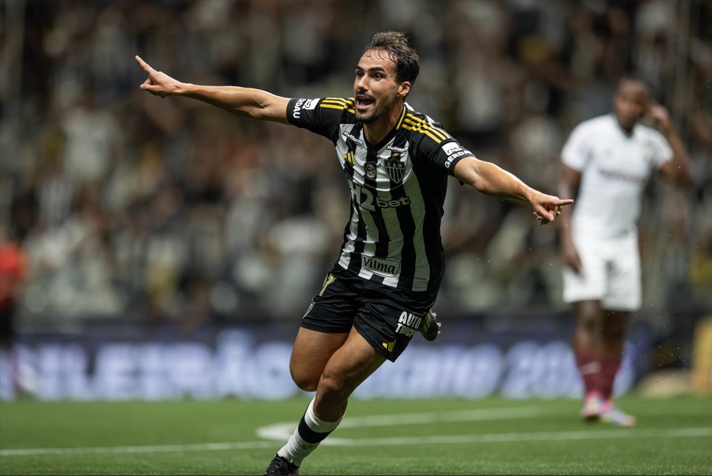 Atlético vence o Fluminense de virada nos acréscimos