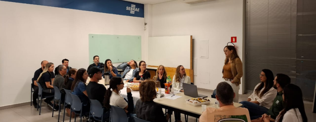 Empresas de moda de Uberlândia e Uberaba recebem consultorias em IA