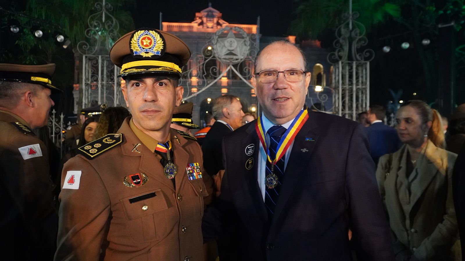 Presidente da CDL/BH recebe Medalha Alferes Tiradentes em celebração aos 250 anos da PMMG