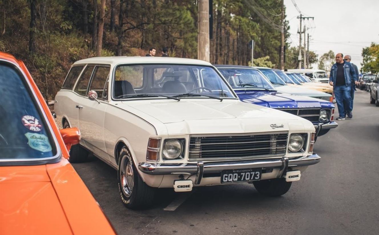 Cidade dos Carros chega à BH com clássicos, rock e gastronomia