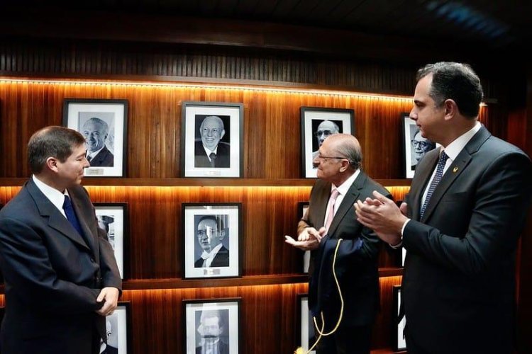 Ao lado de Alckmin, Pacheco participa de evento em homenagem ao ex-vice-presidente José Alencar