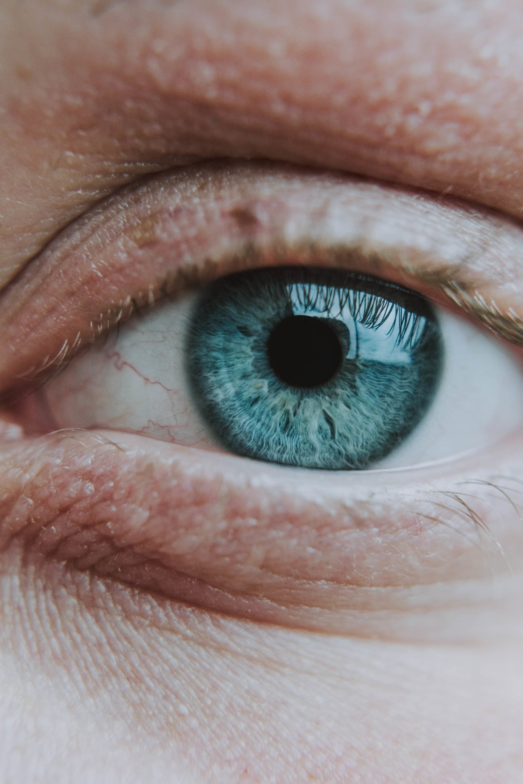 Setembro Safira alerta sobre os cuidados necessários para manter a saúde dos olhos