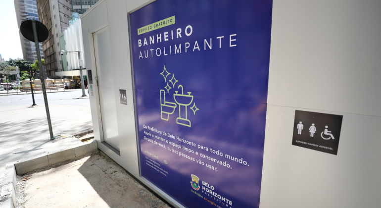 PBH inicia instalação do quinto banheiro autolimpante no Centro de Belo Horizonte