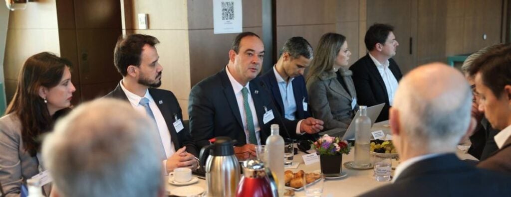 Missão mineira apresenta oportunidades de investimento a empresários franceses em Paris