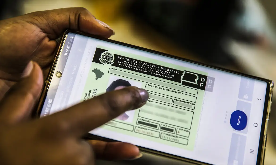 Contran aprova mudanças que podem reduzir em 80% o custo da CNH