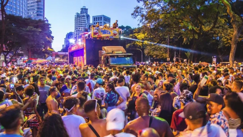 Banda Mole retoma cortejo tradicional no Carnaval de BH em 2026