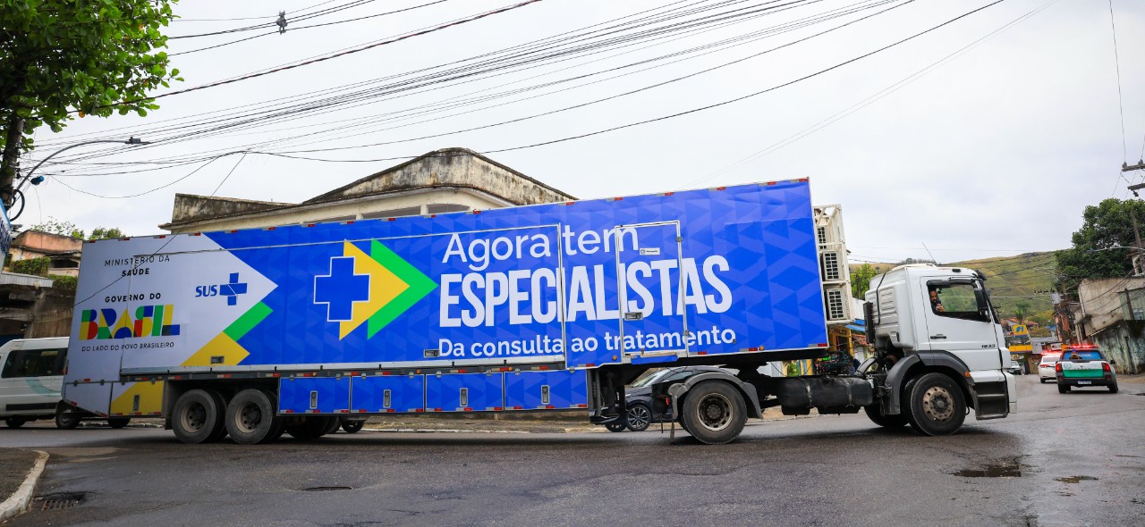 Programa Agora Tem Especialistas leva carreta de saúde da mulher para atendimentos em Itajubá