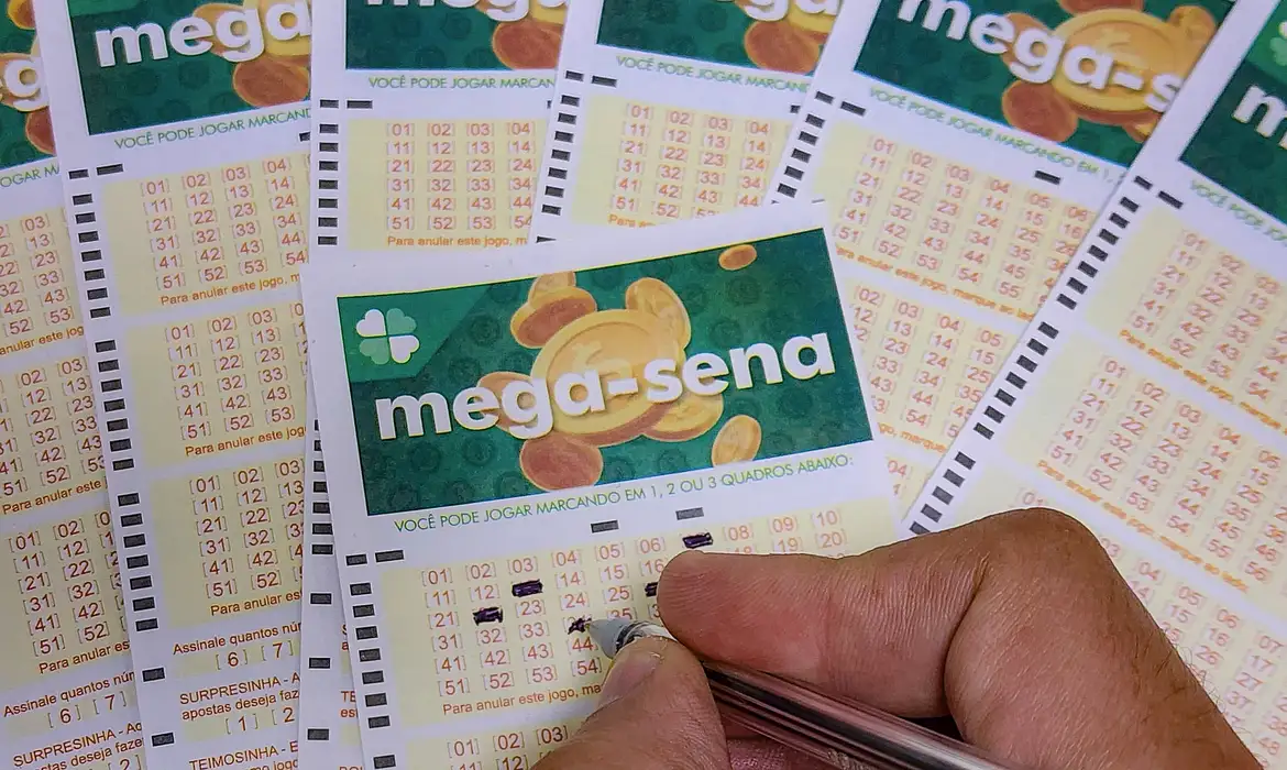 Mega-Sena acumula e prêmio chega a R$ 160 milhões