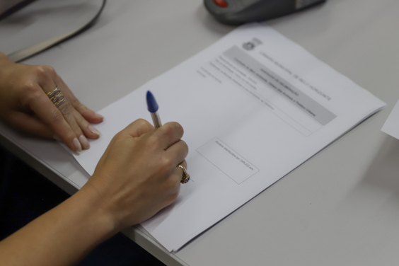 Pl quer obrigar bares e restaurantes de BH a alertar clientes sobre furtos em veículos