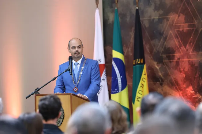 Deputada denuncia Simões por racismo