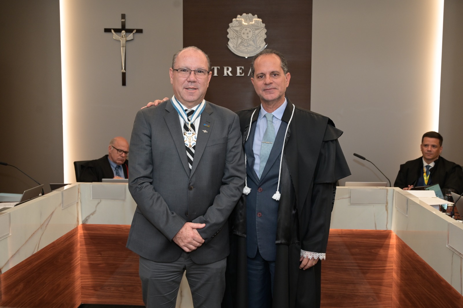 Presidente da CDL-BH recebe Colar do Mérito