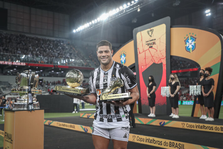 Hulk acerta saída do Atlético Mineiro
