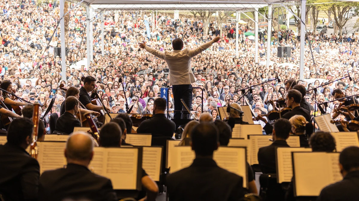 Filarmonica de Minas Gerais Filarmonica na Praca foto Rafael Motta 1 1 1.webp