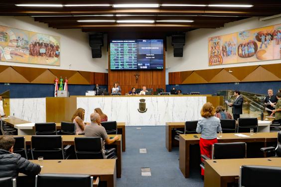 Câmara de BH aprova projeto sobre desobstrução de calçadas
