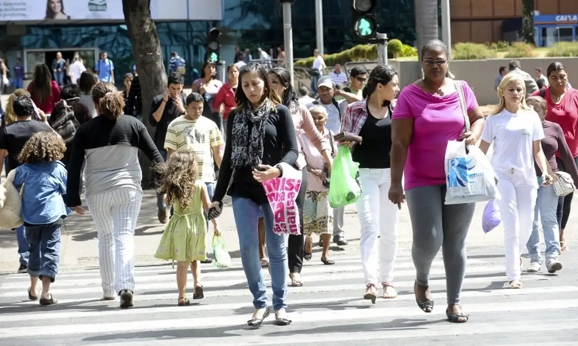 Mulheres são maioria em Minas, mas predominam em menos cidades que os homens