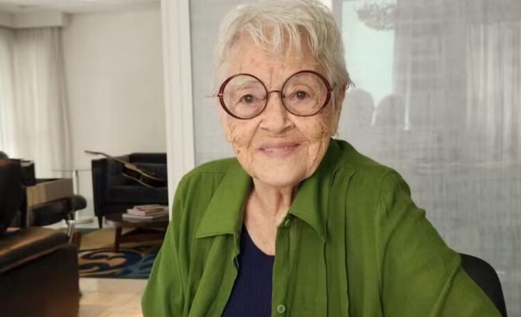 Adélia Prado é internada novamente em hospital de Divinópolis