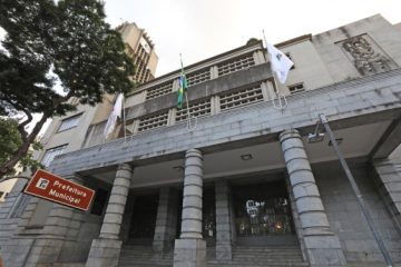 Prefeitura de BH decreta ponto facultativo em dia de jogo do Brasil