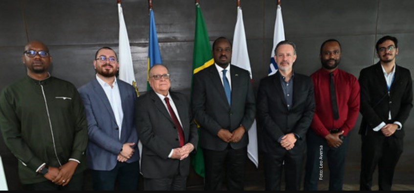 FIEMG recebe embaixador de Ruanda e busca ampliar relações econômicas