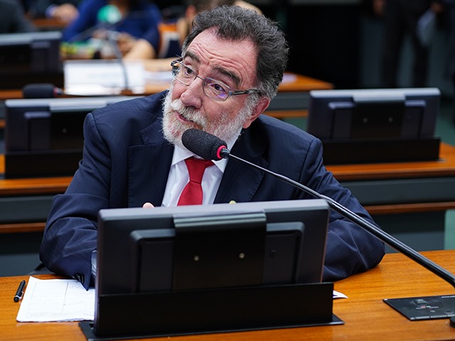 PT avalia lançar Patrus Ananias ao governo de Minas em 2026
