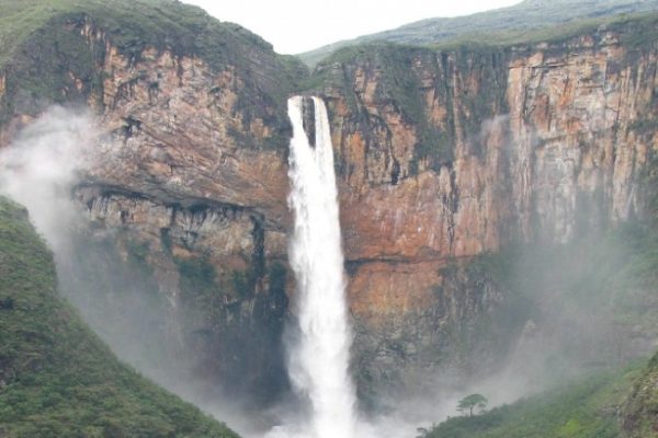 Justiça determina nova interdição da Cachoeira do Tabuleiro
